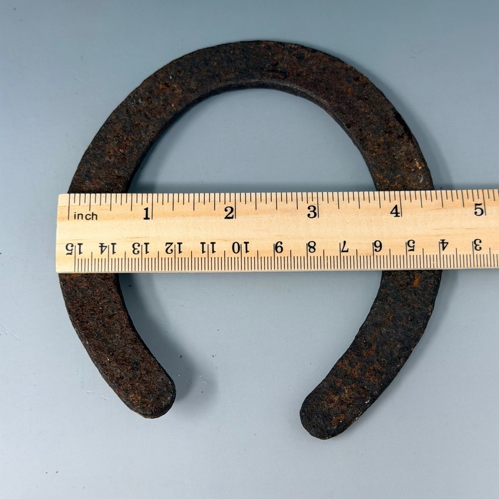 Vintage‎ Rusty Iron Horseshoe Antique Western Equestrian Decor Lucky Charm - Picture 5 of 9